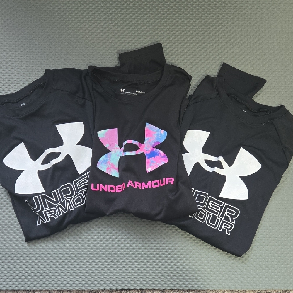 3️⃣ Under Armour Long Sleeve T's Youth Large